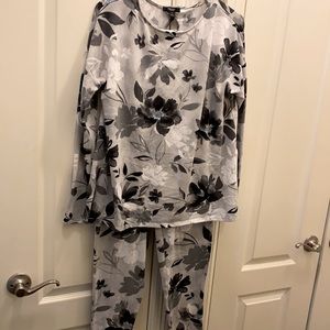 Vera Wang Womens Pajama Set